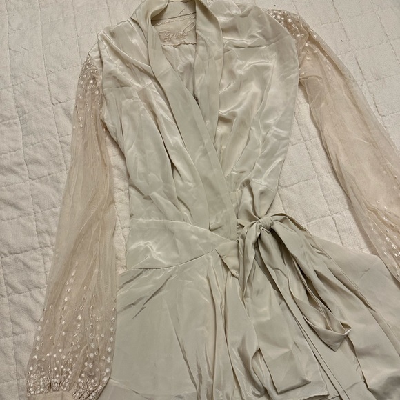 Alanna bridal robe - Picture 3 of 7